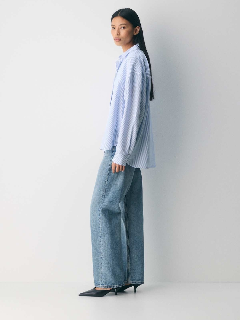 Babaton Aritzia Archive Pale Blue & White Pinstriped Shirt Size S - Picture 2 of 7